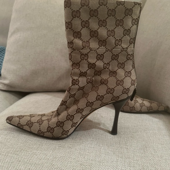 Gucci Women's Brown Patterned Boots - Picture 1 of 7